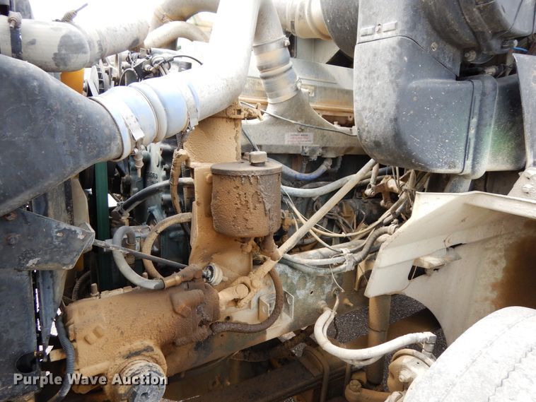 image for item DH6568 1998 International 9200  semi truck