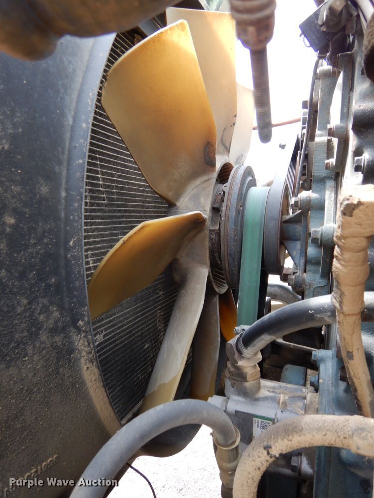 image for item DH6568 1998 International 9200  semi truck