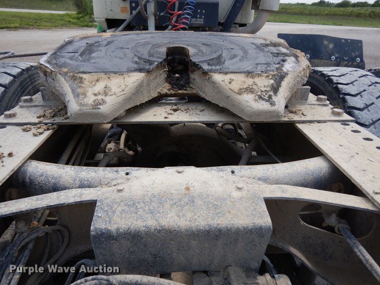 image for item DH6568 1998 International 9200  semi truck