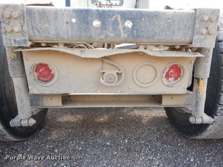 image for item DH6568 1998 International 9200  semi truck