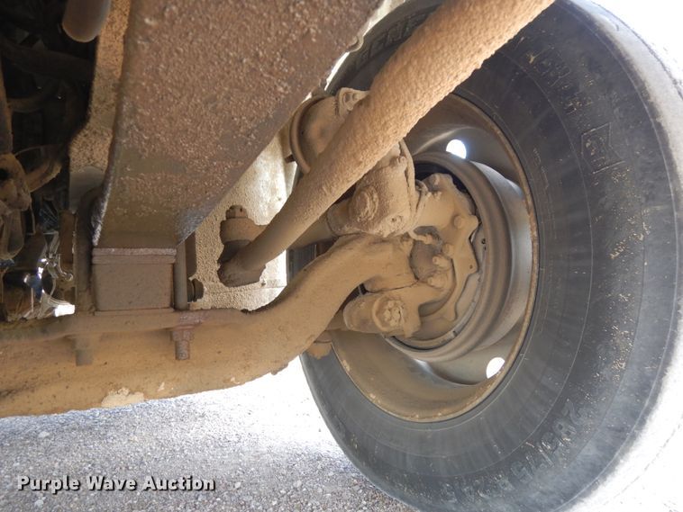 image for item DH6568 1998 International 9200  semi truck