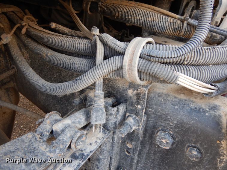 image for item DH6568 1998 International 9200  semi truck