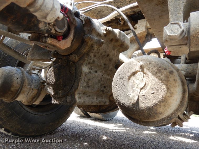 image for item DH6568 1998 International 9200  semi truck