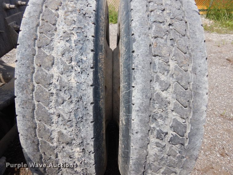 image for item DH6568 1998 International 9200  semi truck