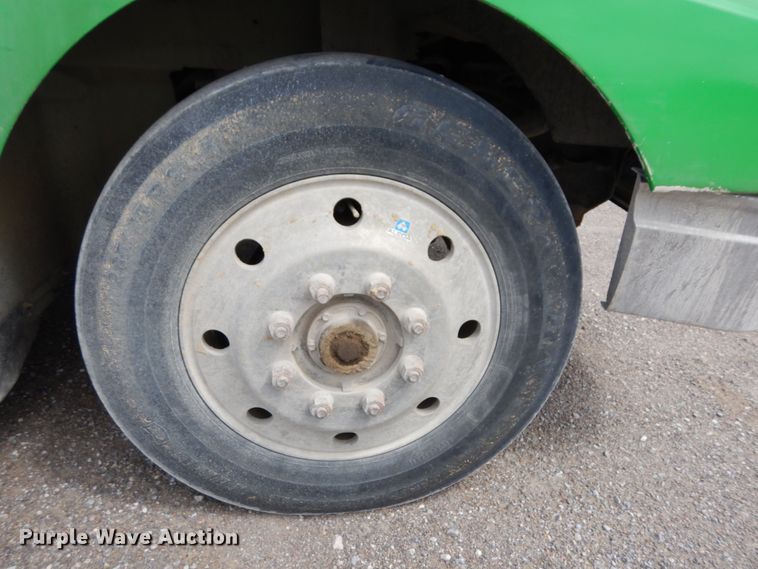 image for item DH6568 1998 International 9200  semi truck