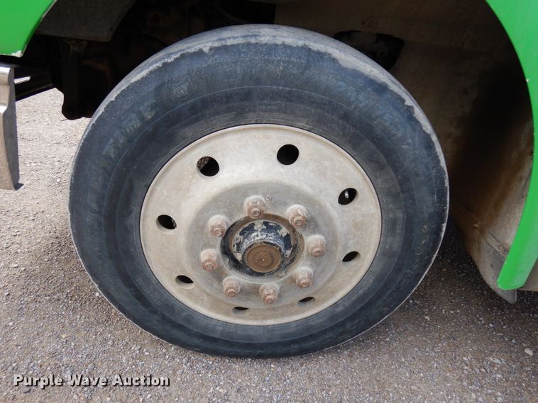 image for item DH6568 1998 International 9200  semi truck