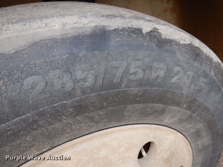 image for item DH6568 1998 International 9200  semi truck