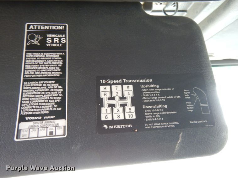 image for item DH6569 2001 Volvo VNM42T  dump truck