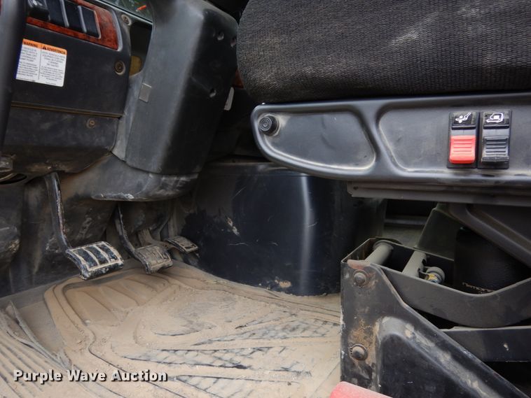 image for item DH6569 2001 Volvo VNM42T  dump truck