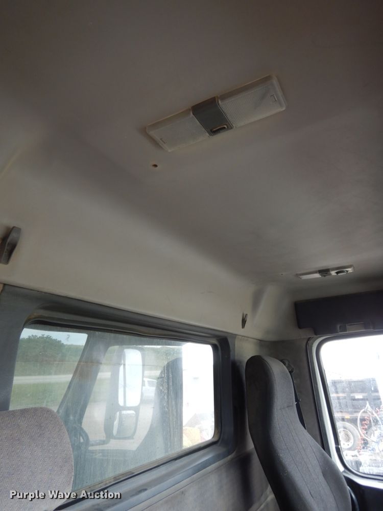 image for item DH6569 2001 Volvo VNM42T  dump truck