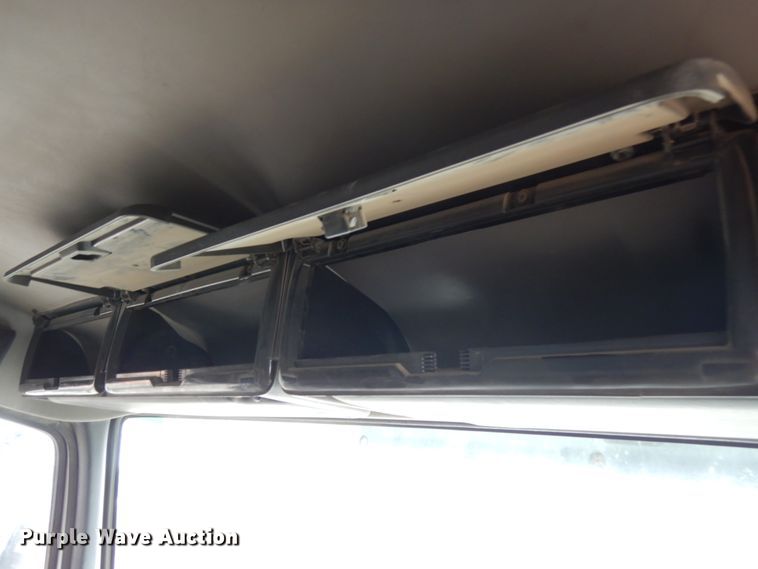 image for item DH6569 2001 Volvo VNM42T  dump truck