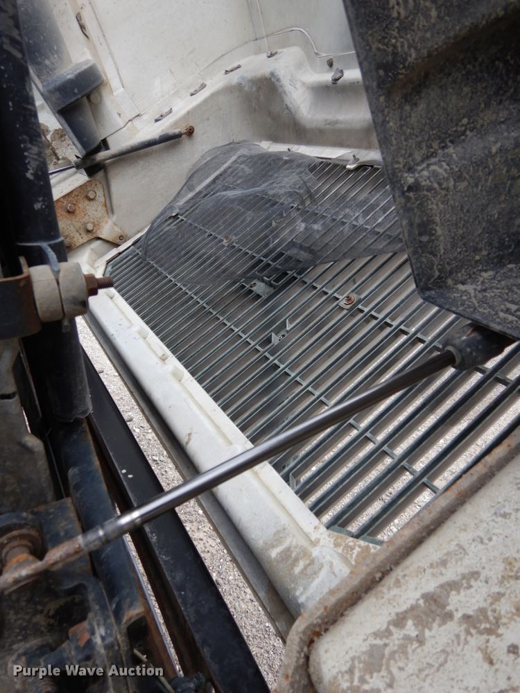 image for item DH6569 2001 Volvo VNM42T  dump truck