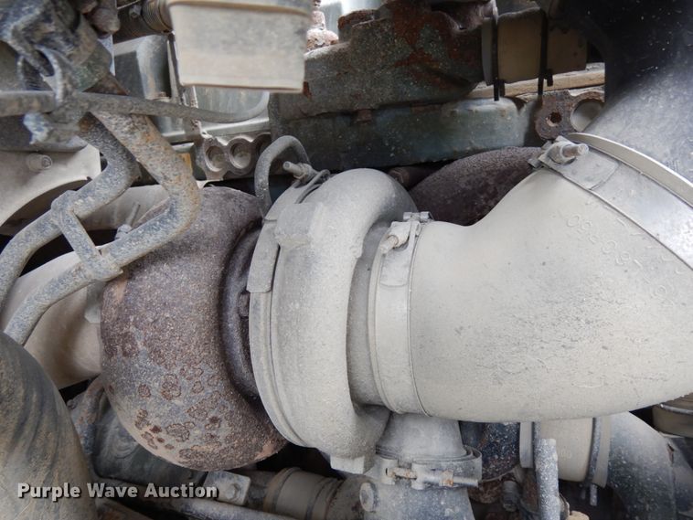 image for item DH6569 2001 Volvo VNM42T  dump truck