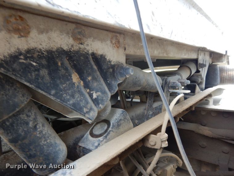 image for item DH6569 2001 Volvo VNM42T  dump truck