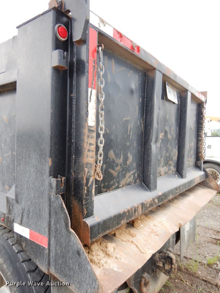 image for item DH6569 2001 Volvo VNM42T  dump truck