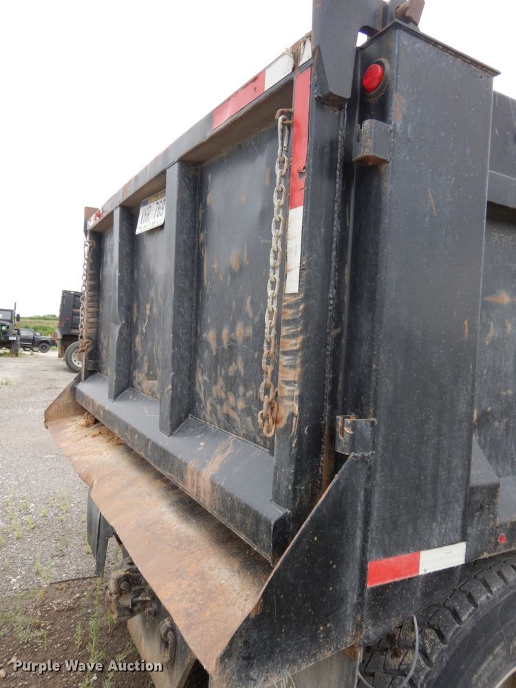 image for item DH6569 2001 Volvo VNM42T  dump truck