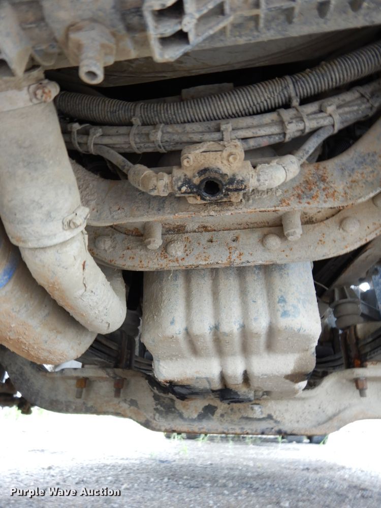 image for item DH6569 2001 Volvo VNM42T  dump truck