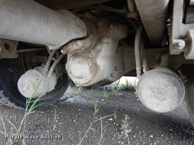 image for item DH6569 2001 Volvo VNM42T  dump truck