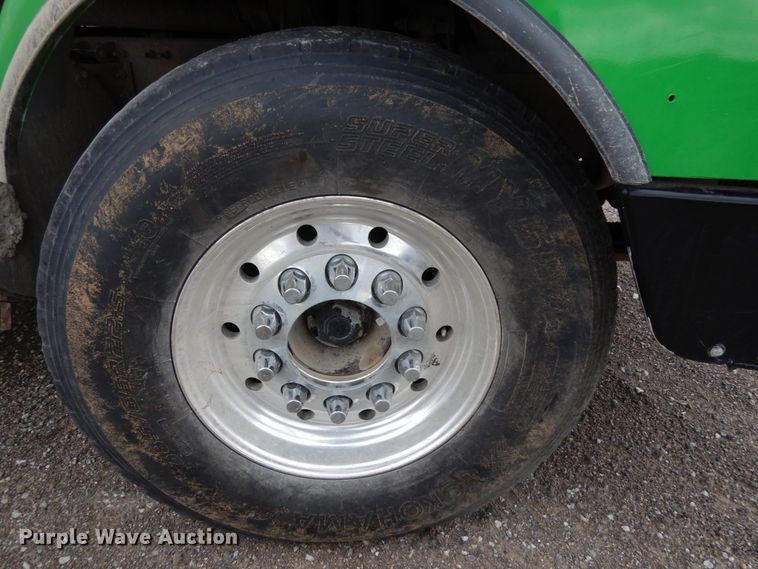 image for item DH6569 2001 Volvo VNM42T  dump truck