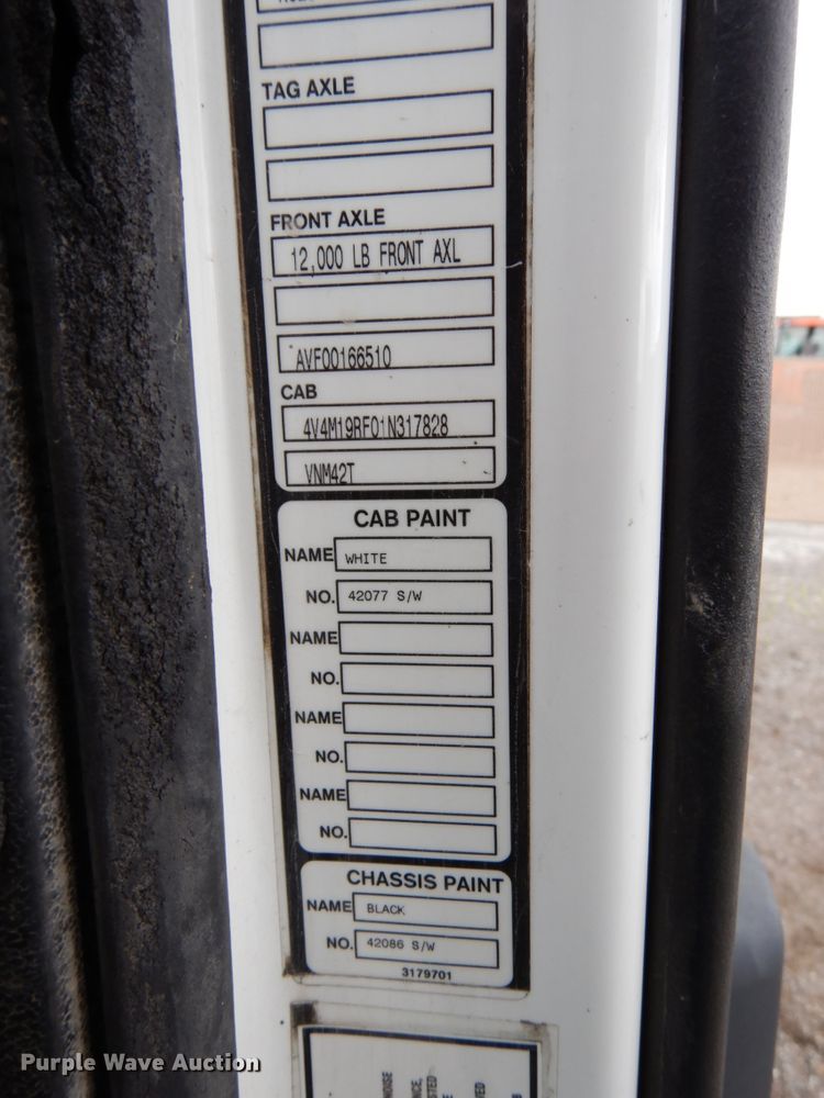 image for item DH6569 2001 Volvo VNM42T  dump truck