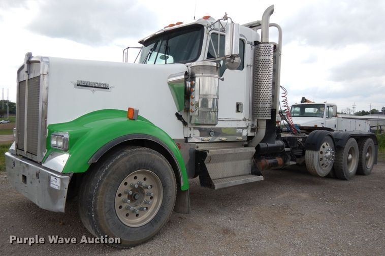 image for item DH6570 1996 Kenworth W900B  semi truck