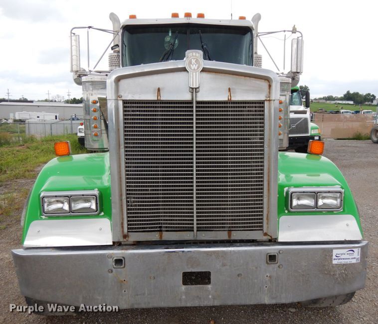 image for item DH6570 1996 Kenworth W900B  semi truck