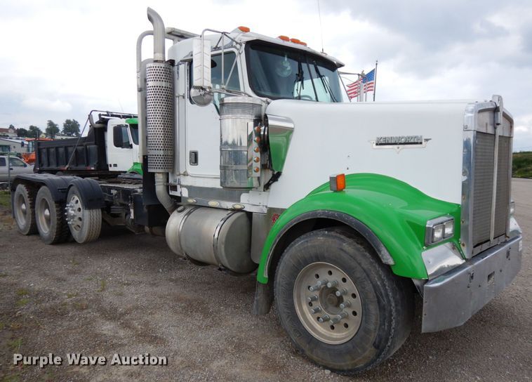 image for item DH6570 1996 Kenworth W900B  semi truck