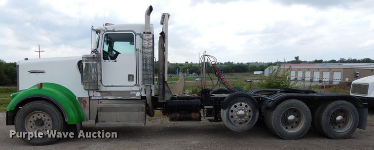 image for item DH6570 1996 Kenworth W900B  semi truck