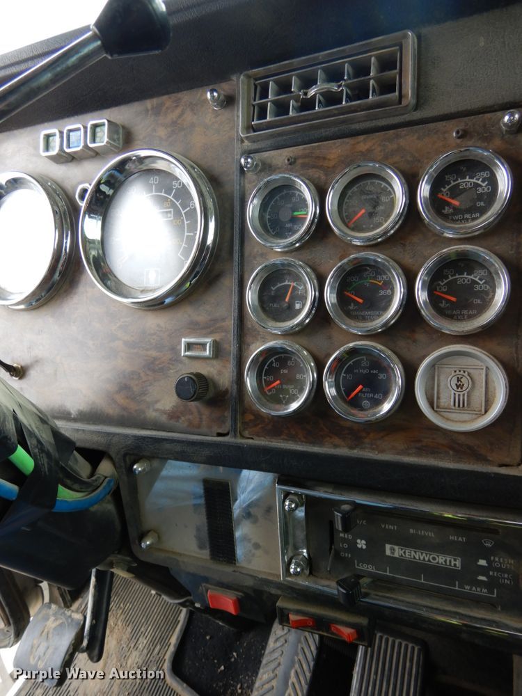 image for item DH6570 1996 Kenworth W900B  semi truck