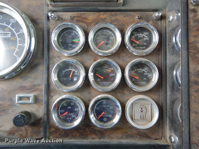 image for item DH6570 1996 Kenworth W900B  semi truck