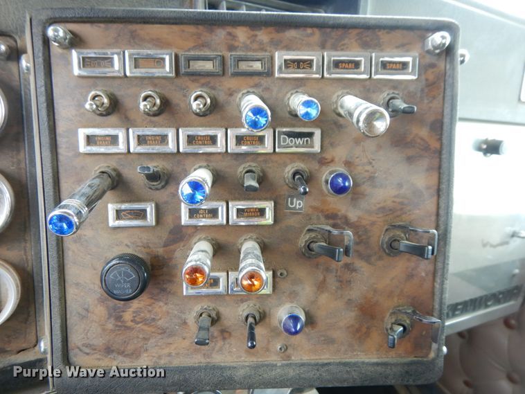 image for item DH6570 1996 Kenworth W900B  semi truck