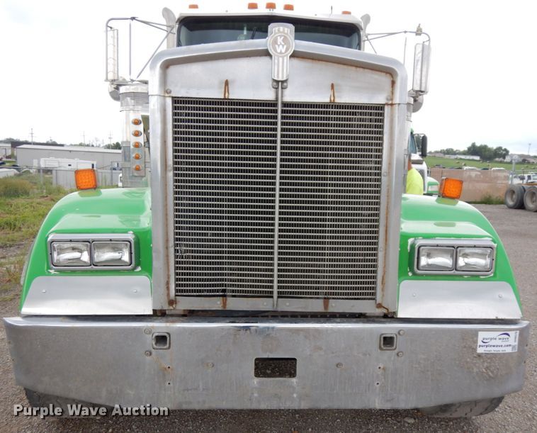 image for item DH6570 1996 Kenworth W900B  semi truck