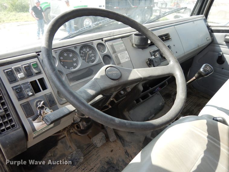 image for item DH6571 1998 Freightliner FL60  utility truck with crane