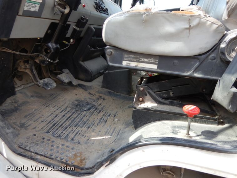 image for item DH6571 1998 Freightliner FL60  utility truck with crane