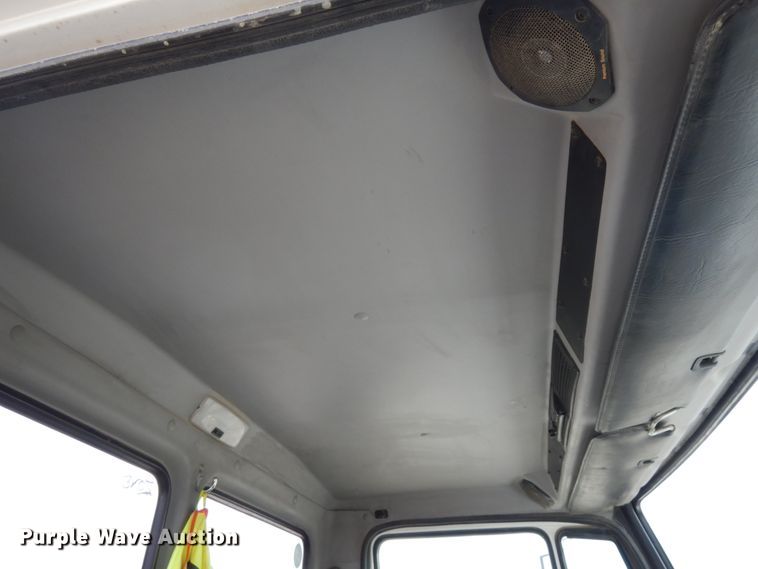 image for item DH6571 1998 Freightliner FL60  utility truck with crane