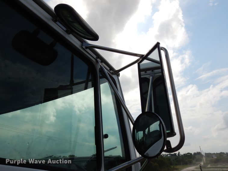 image for item DH6571 1998 Freightliner FL60  utility truck with crane