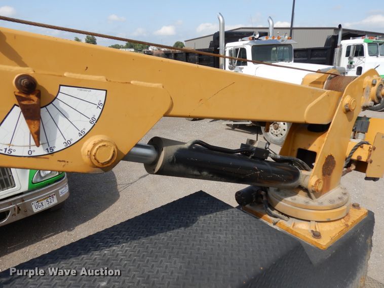 image for item DH6571 1998 Freightliner FL60  utility truck with crane