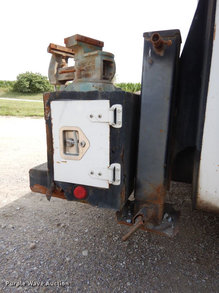 image for item DH6571 1998 Freightliner FL60  utility truck with crane