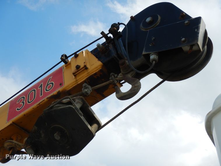 image for item DH6571 1998 Freightliner FL60  utility truck with crane