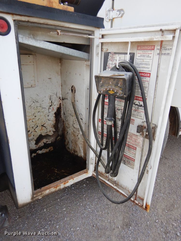 image for item DH6571 1998 Freightliner FL60  utility truck with crane