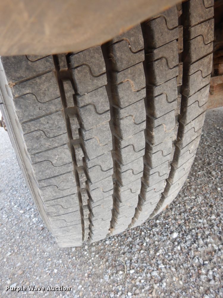 image for item DH6571 1998 Freightliner FL60  utility truck with crane