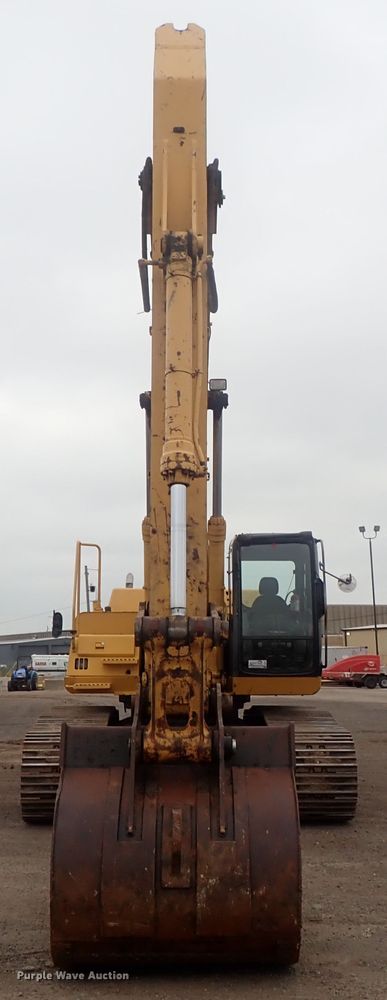 image for item DI4594 2005 John Deere 330C LC  excavator