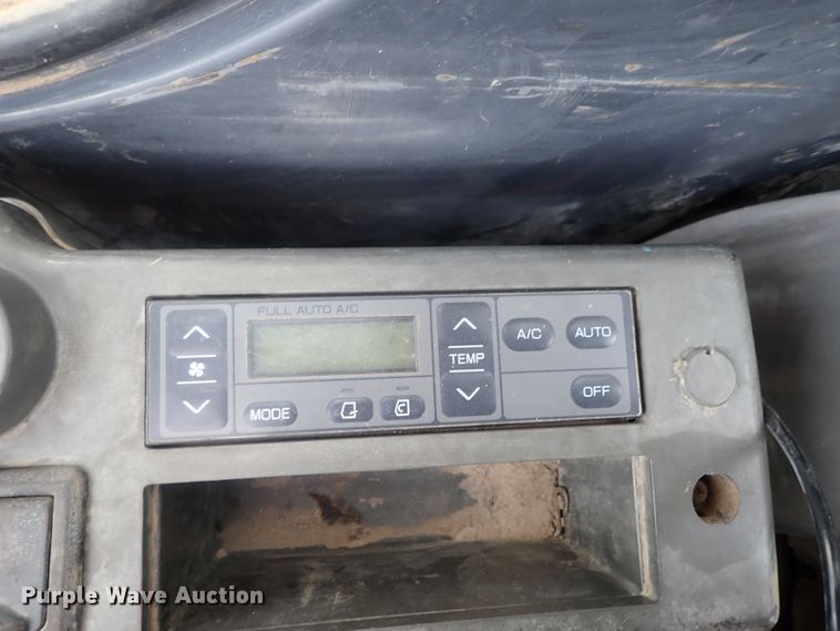 image for item DI4594 2005 John Deere 330C LC  excavator