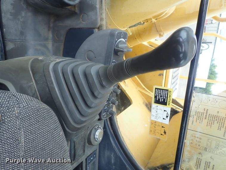 image for item DI4594 2005 John Deere 330C LC  excavator