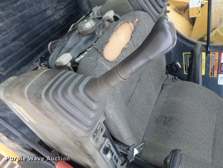 image for item DI4594 2005 John Deere 330C LC  excavator