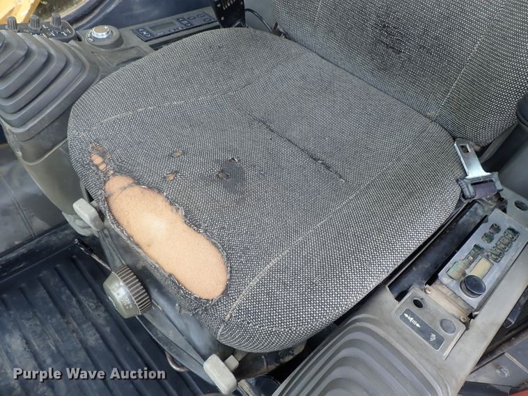 image for item DI4594 2005 John Deere 330C LC  excavator