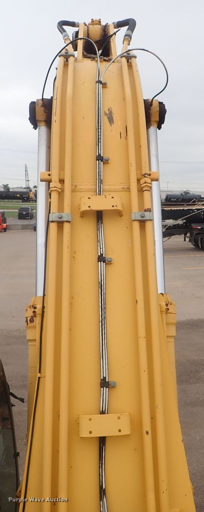 image for item DI4594 2005 John Deere 330C LC  excavator