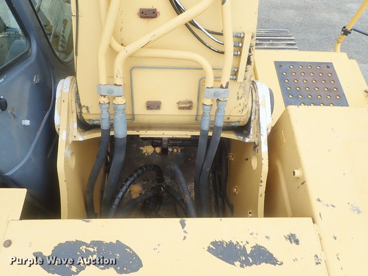 image for item DI4594 2005 John Deere 330C LC  excavator