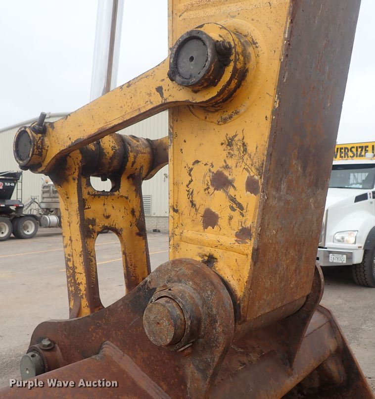 image for item DI4594 2005 John Deere 330C LC  excavator