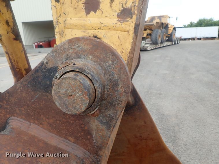 image for item DI4594 2005 John Deere 330C LC  excavator